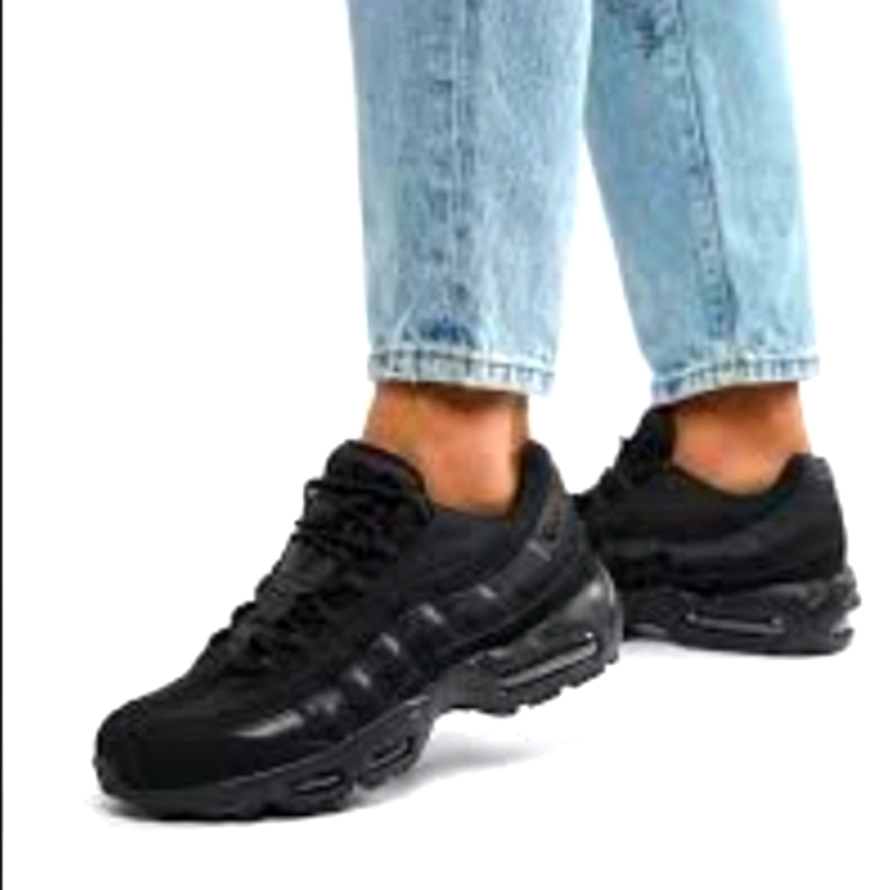 Reflective Nike AirMax 95 Size 7 in Women